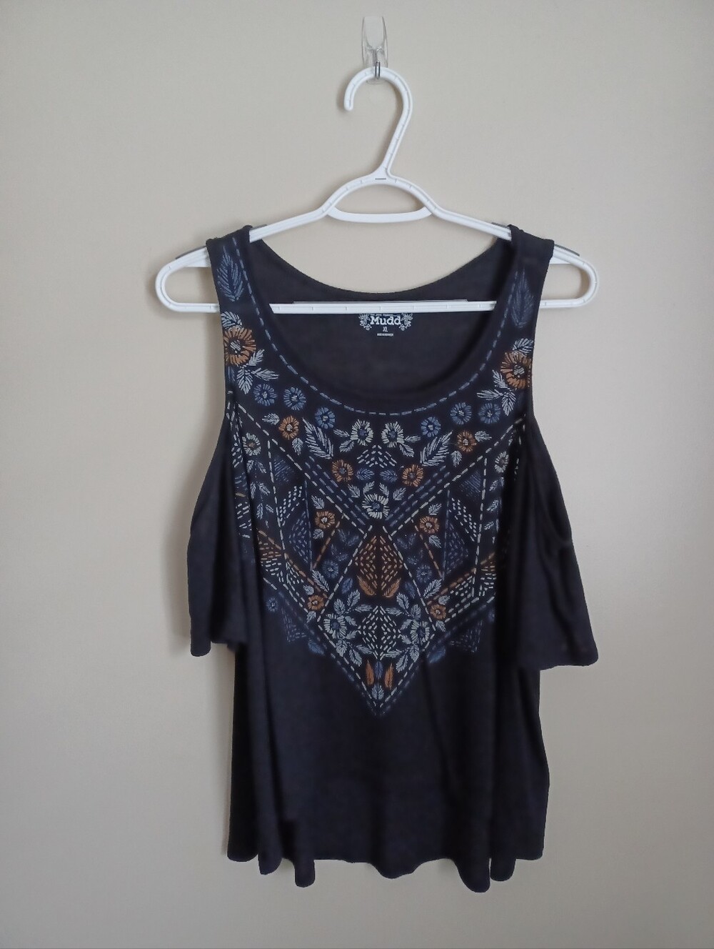 Women's Size XL Mudd Dark Blue Design‎ Rayon Polyester Cold Shoulder Shirt Top